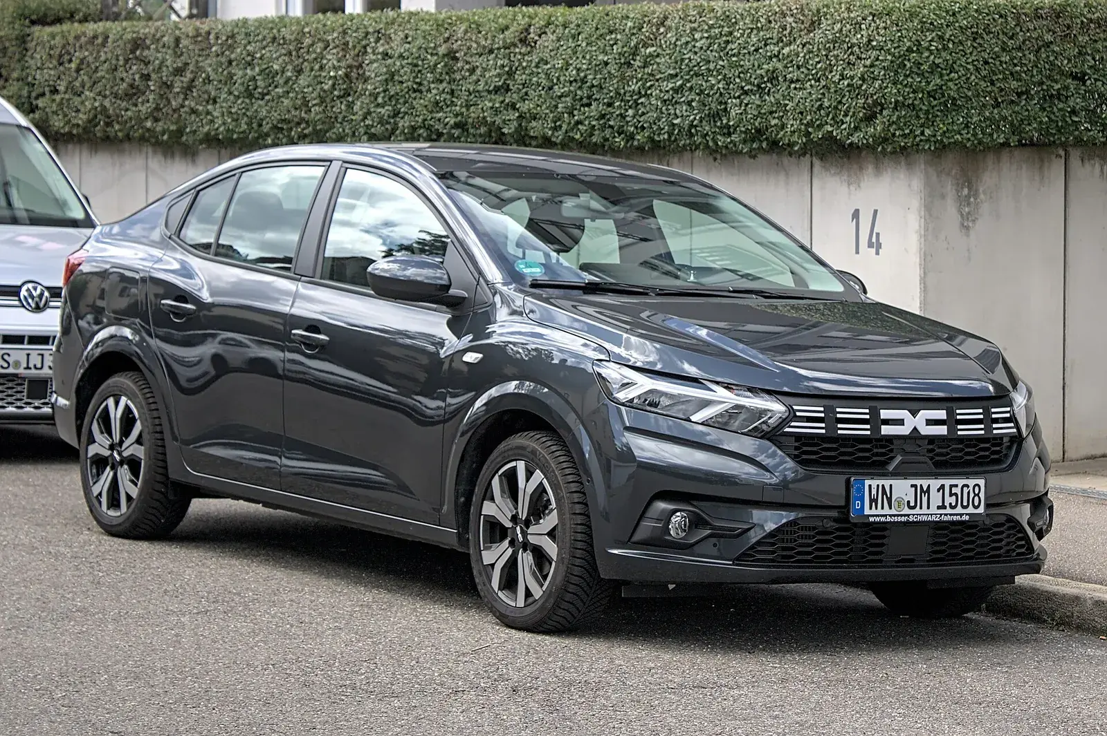 Dacia Logan, vue avant de trois quarts (photo d’illustration)